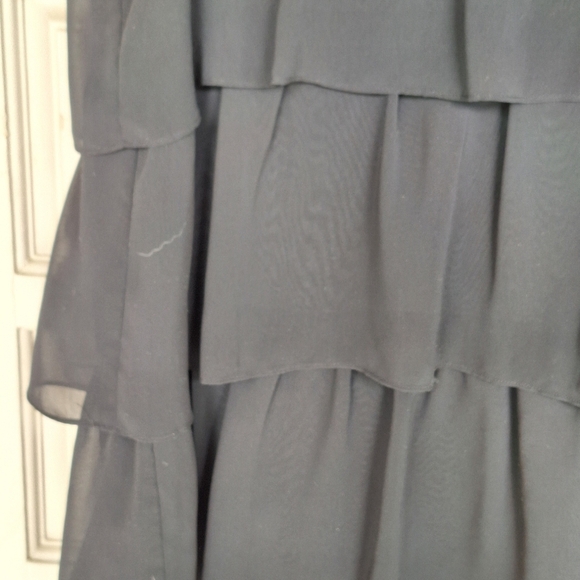 Simply Vera Wang 3 Tier Ruffle Tunic SzL Chiffon Like Black Pullover Sleeveless - Picture 5 of 12
